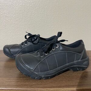 Keen  Black Athletic Shoes